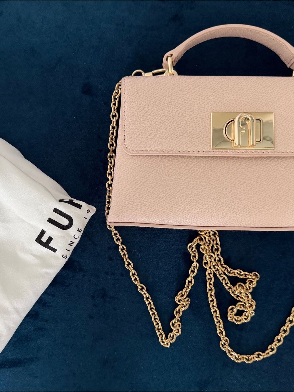 Furla 1927 Mini Top Handle Crossbody Bag Pink Leather
Like New! - Picture 3 of 8